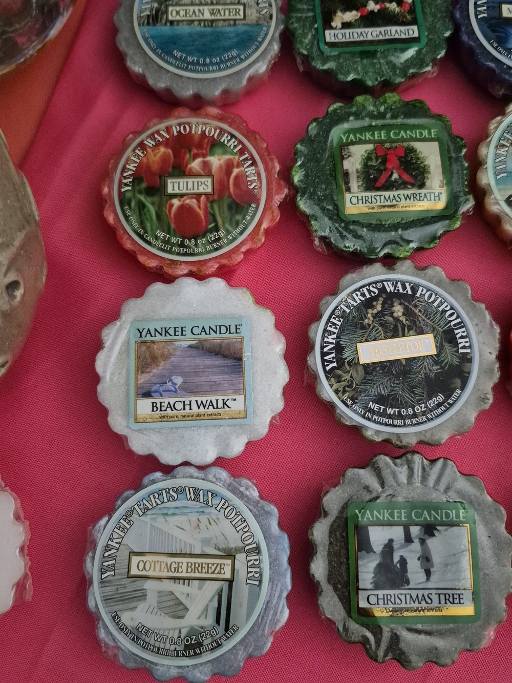 Ceramic Wax Warmer in Cream  Decorative Cutouts & 13 Yankee Candle Wax Melts - Picture 3 of 10